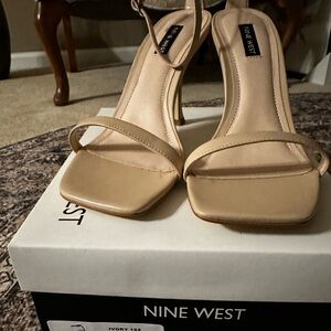 Nine West Yess Ankle Strap Ivory sandals size 8 NEW